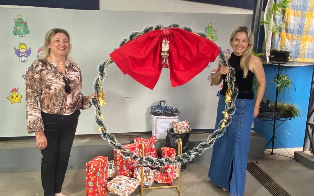 A OAB São Manuel entregou brinquedos para as crianças do Girasonhos